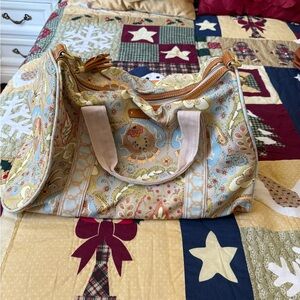 Elegant Paisley Women's Shoulder Bag